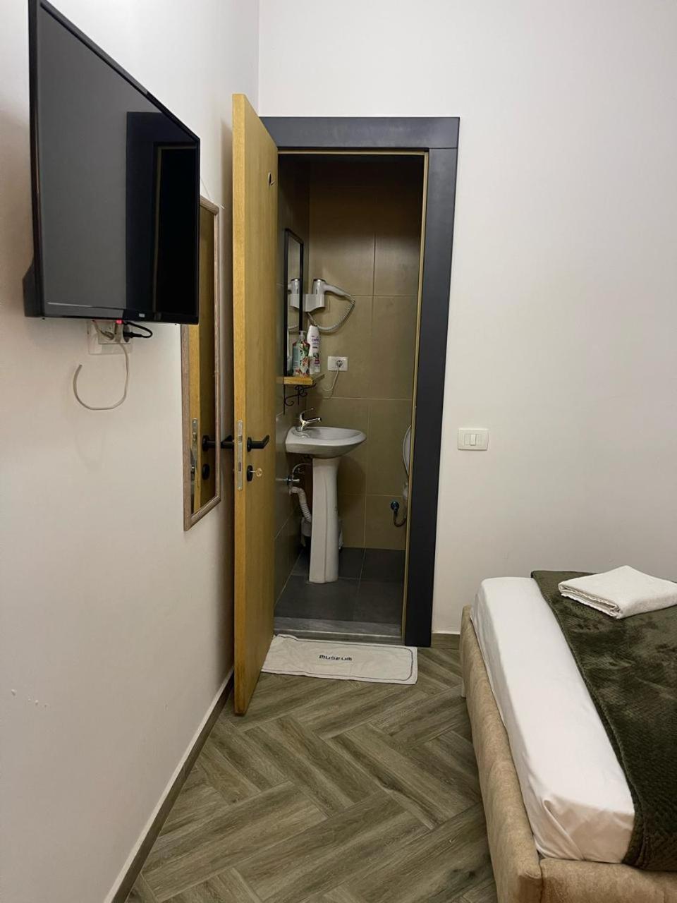 Museum Hotel Приштина Номер фото